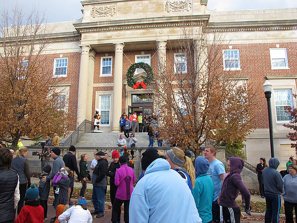 DTrochim_old courthouse Turkey Trot_CCH.jpeg