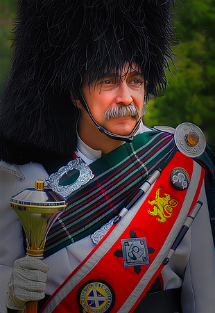 Pipe Major in White